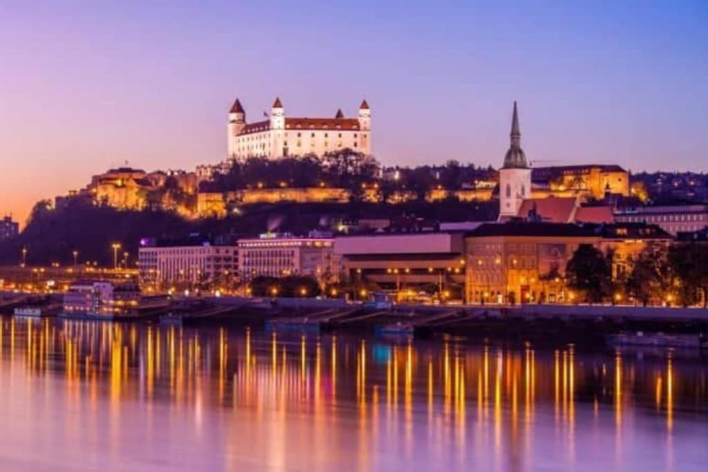 Diamond Residence In Old Town With Free Parking Bratislava Eksteriør bilde