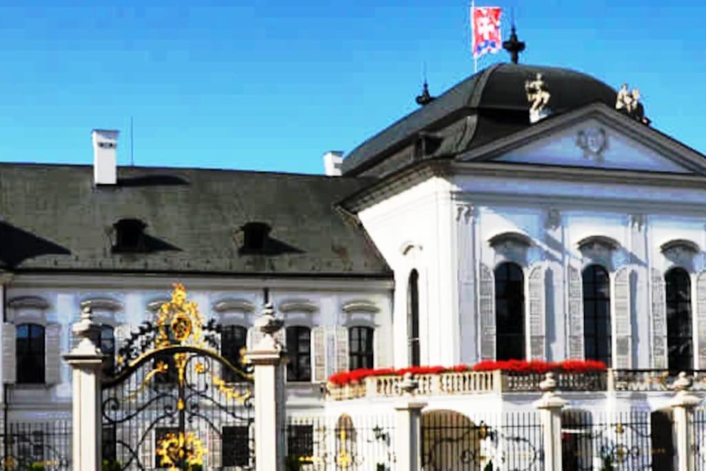 Diamond Residence In Old Town With Free Parking Bratislava Eksteriør bilde