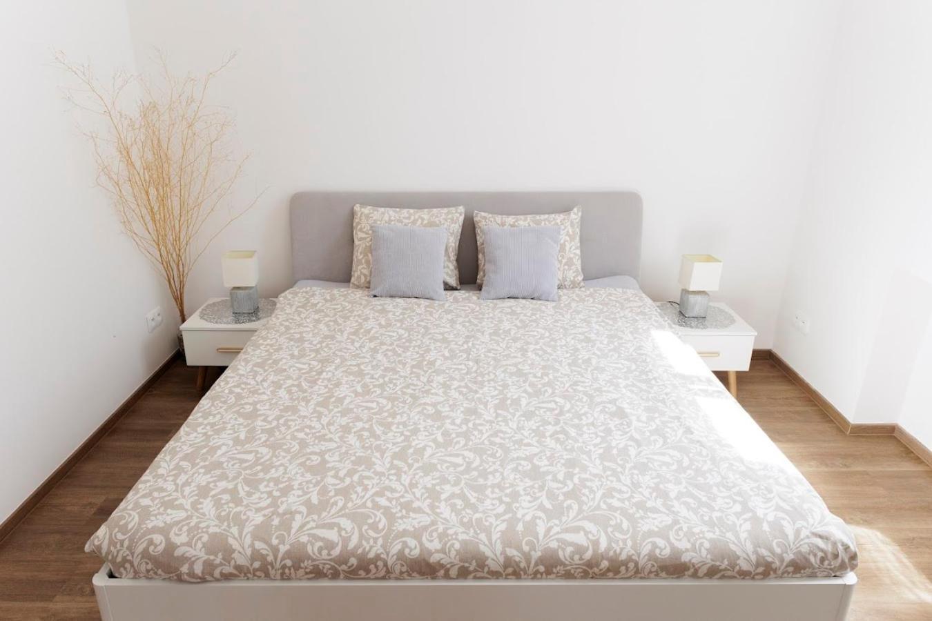 Diamond Residence In Old Town With Free Parking Bratislava Eksteriør bilde