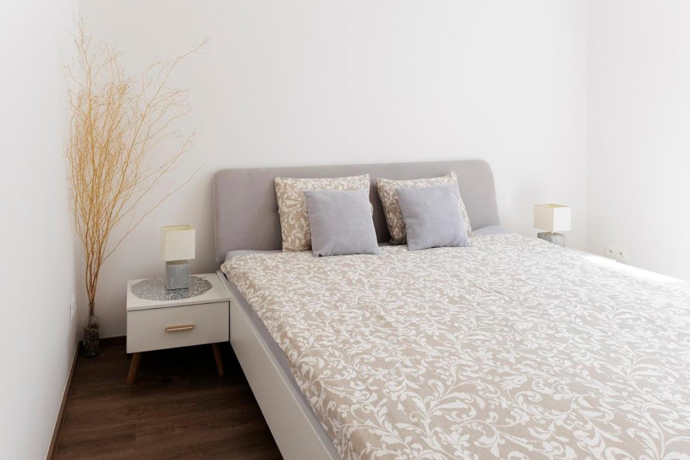 Diamond Residence In Old Town With Free Parking Bratislava Eksteriør bilde