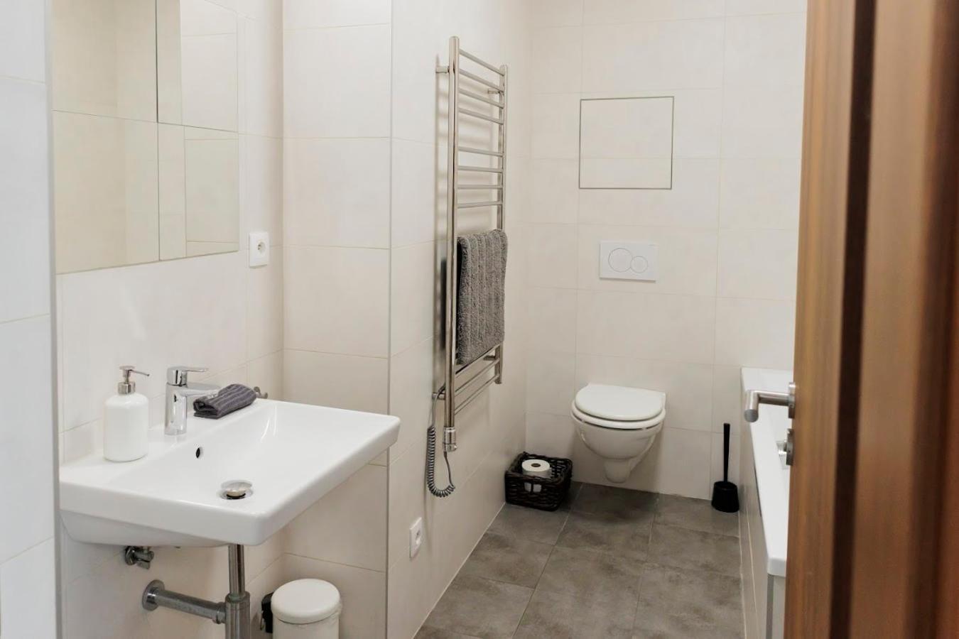 Diamond Residence In Old Town With Free Parking Bratislava Eksteriør bilde